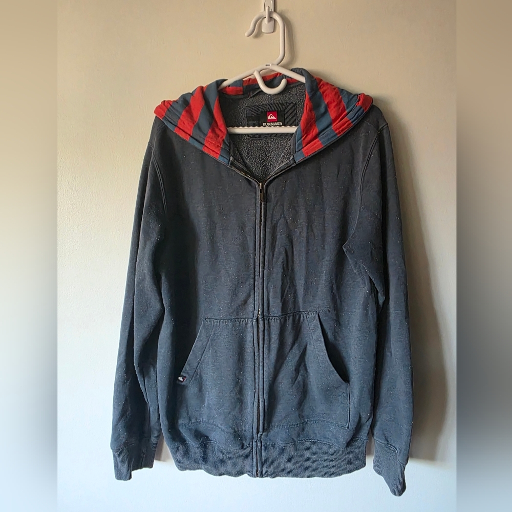 Quiksilver Vintage Surf Y2K Men's Gray and Red Striped Hoodie